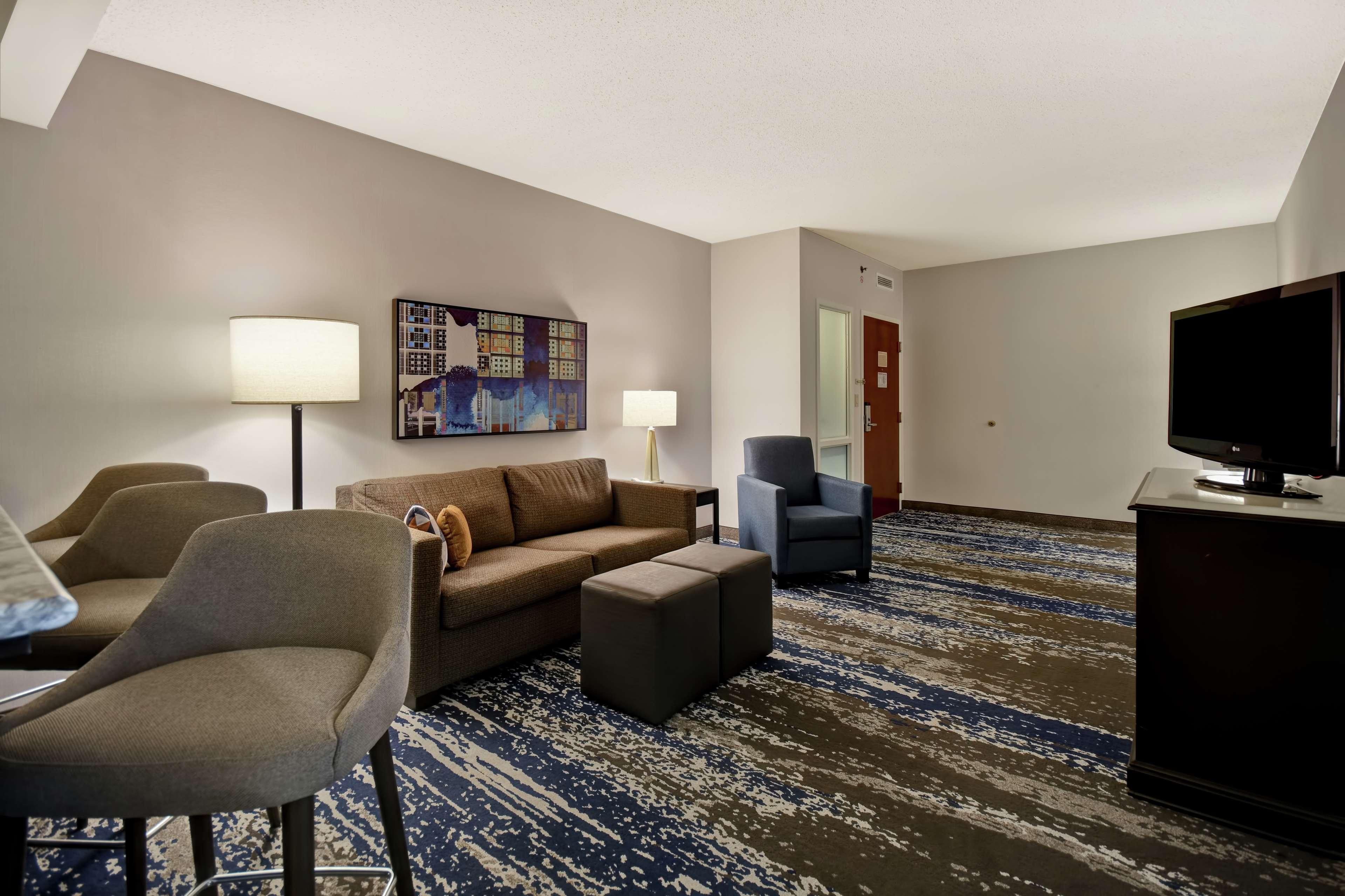 Embassy Suites Чарлстон Экстерьер фото