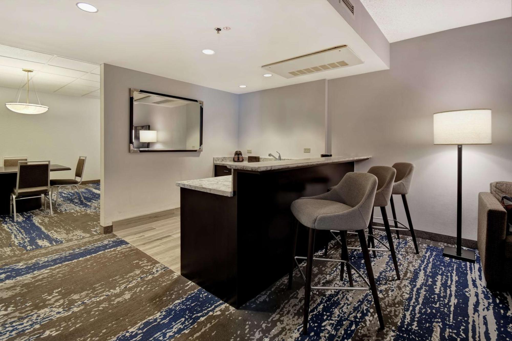 Embassy Suites Чарлстон Экстерьер фото