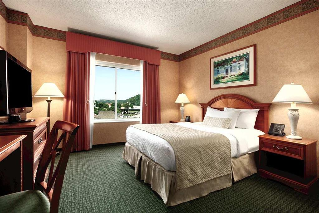 Embassy Suites Чарлстон Номер фото
